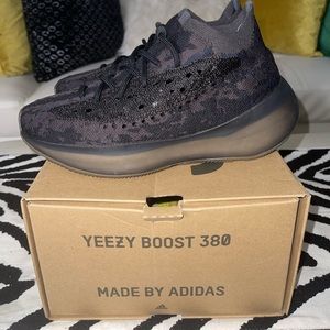 YEEZY BOOST 380 - ONYX